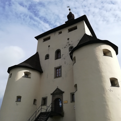 New Castle (Nový Zámok)