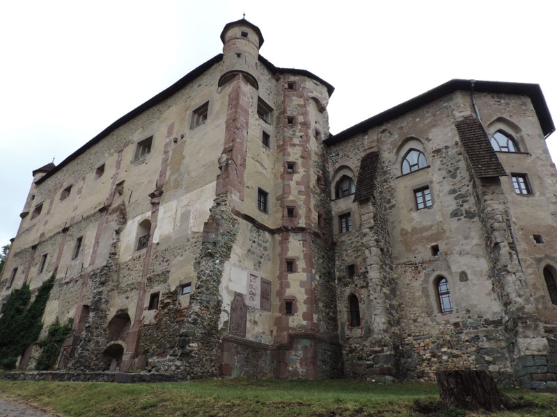 Old castle (Starý zámok)