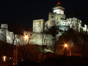 Trenčín castle at night